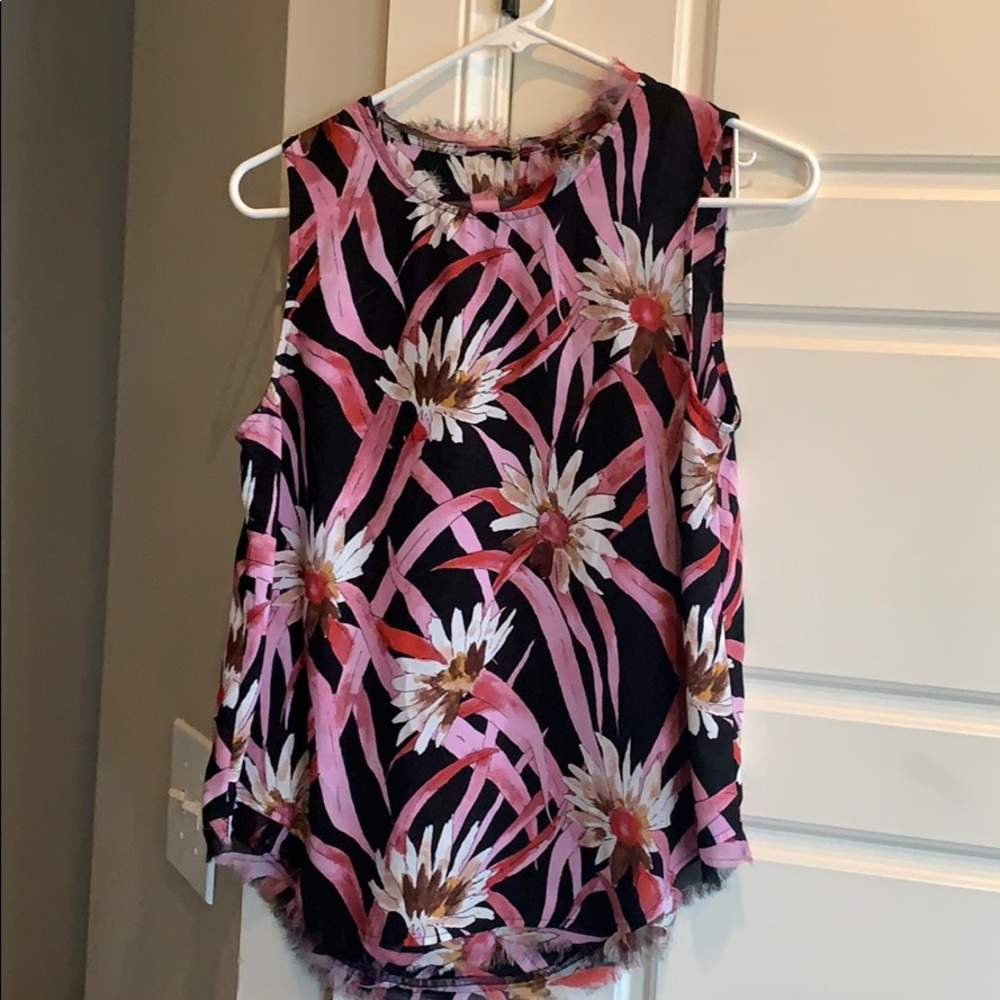 Sleeveless blouse
